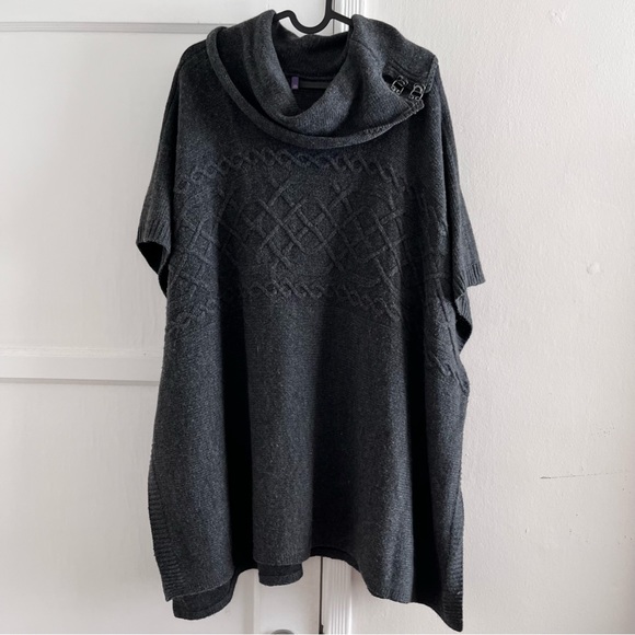 Fits up to Size L - NYDJ Poncho - Picture 1 of 6